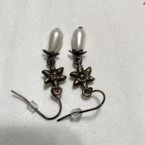 Pearl Drop Earrings - Picture 2 of 3